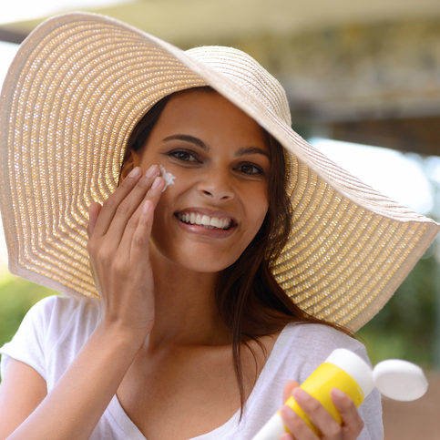 Physical Sunscreen vs Chemical Sunscreens